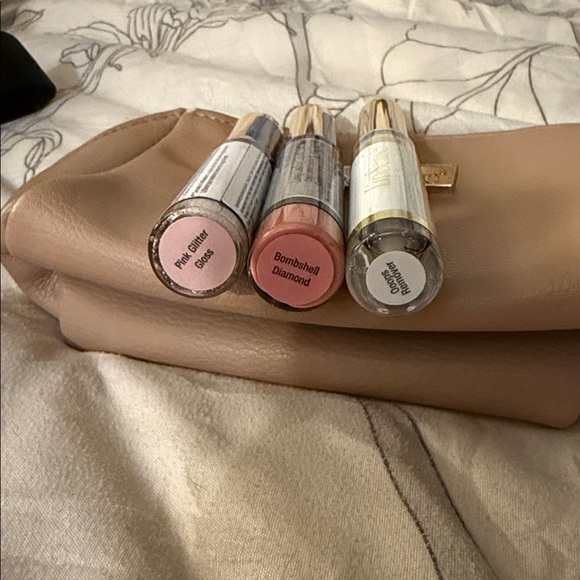 Bombshell Diamond and Pink Glitter Gloss with remover - Picture 3 of 5